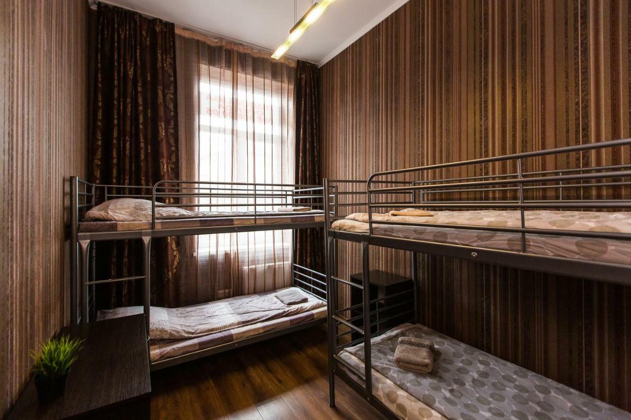Auberge de jeunesse Baker'S Street à Lviv Extérieur photo