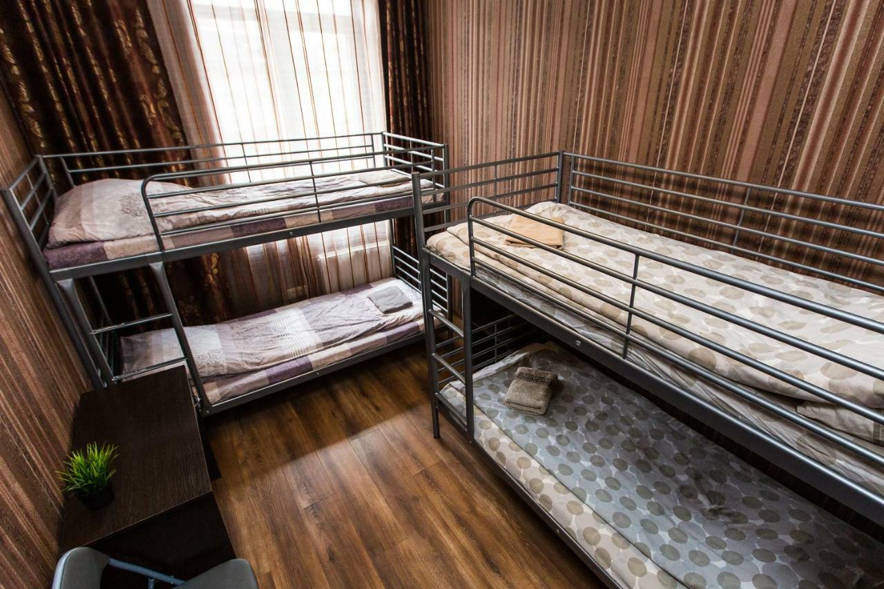 Auberge de jeunesse Baker'S Street à Lviv Extérieur photo